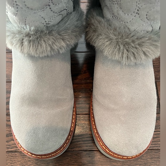 Coach monogram Gray Winter Boots with faux fur barely used! - Picture 8 of 8